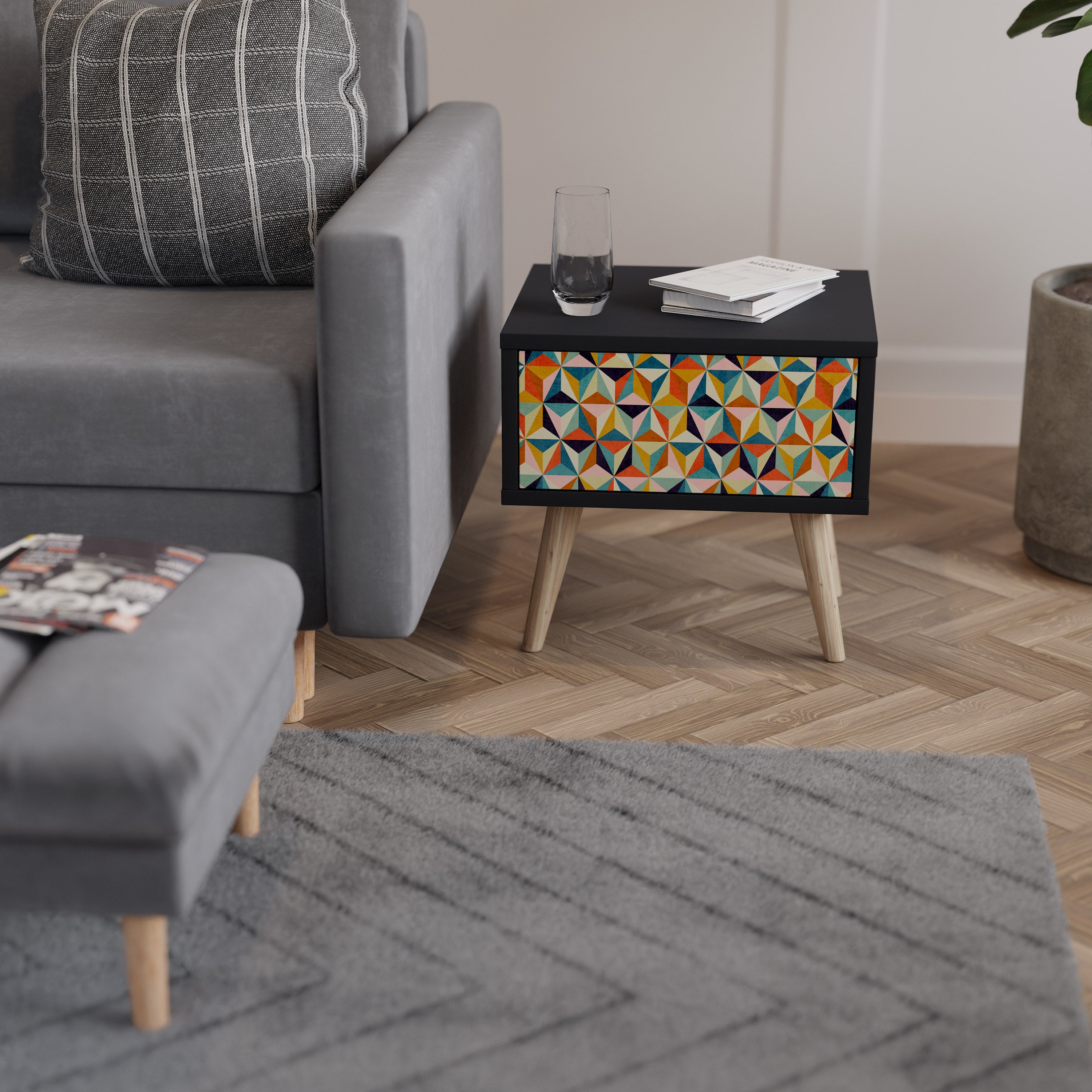 TESSELATE TREASURES Szafka nocna Czarna