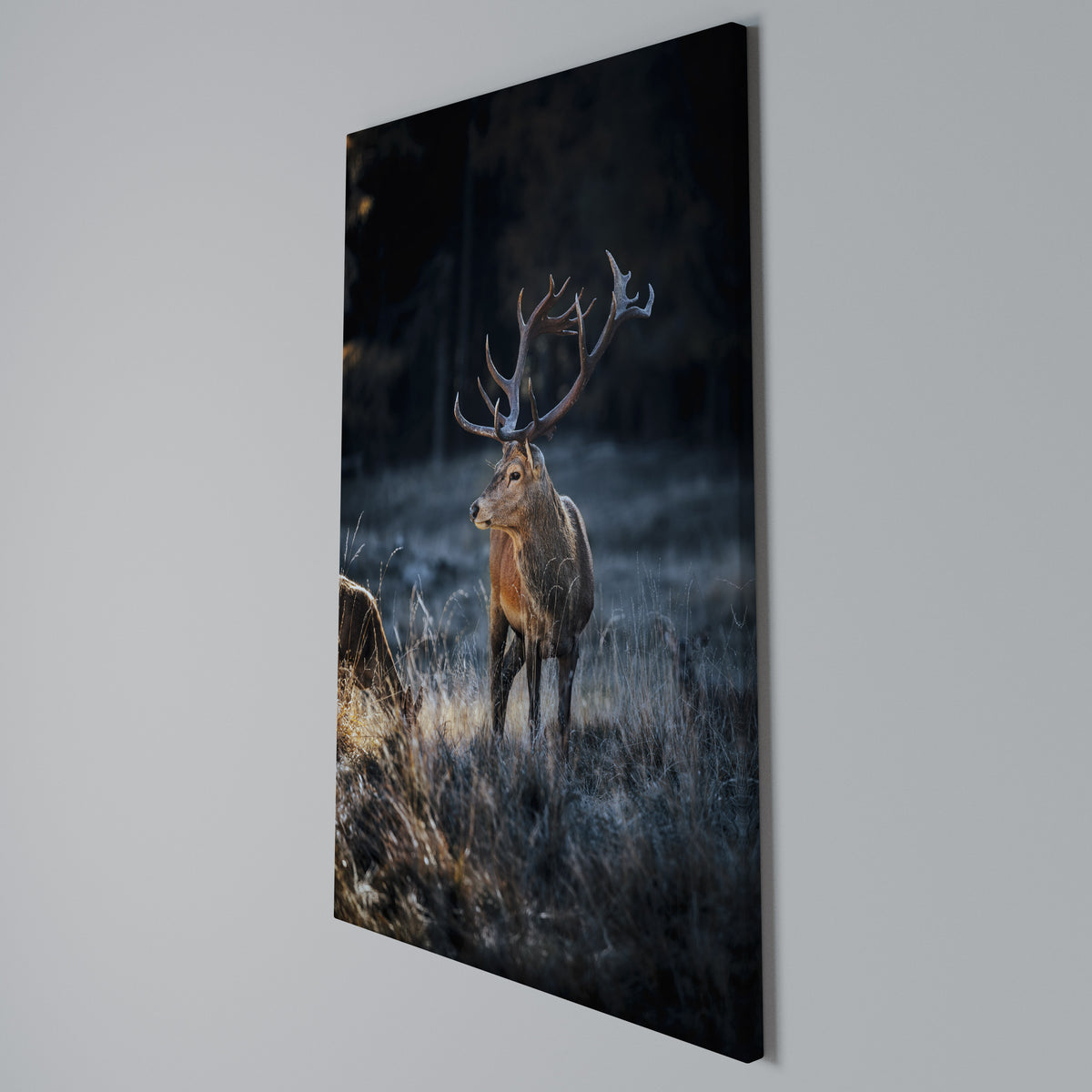 ANTLERED REGALITY Pionowy obraz na płótnie