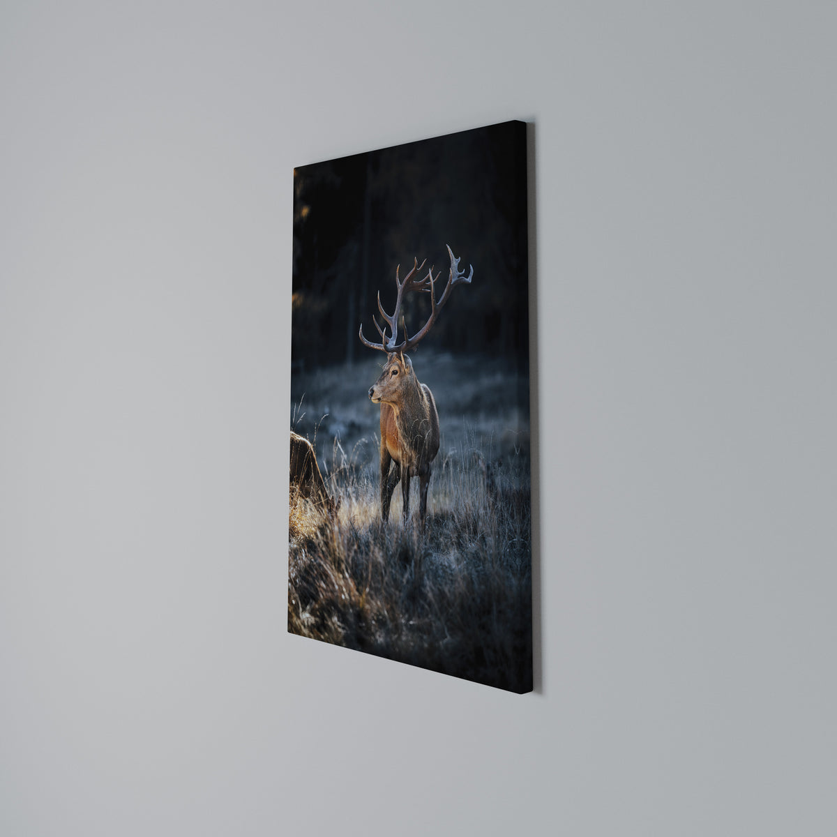 ANTLERED REGALITY Pionowy obraz na płótnie