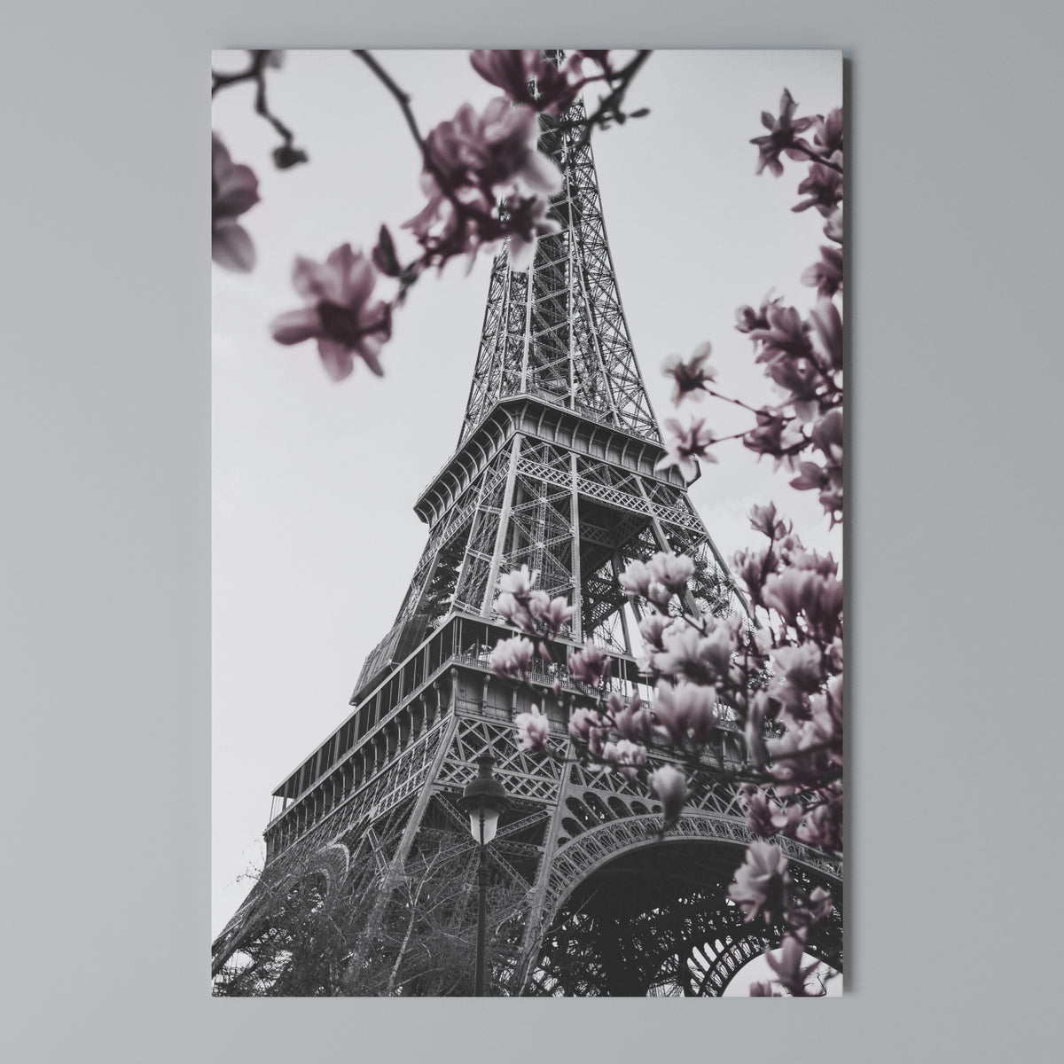 EIFFEL IN BLOOM Pionowy obraz na płótnie