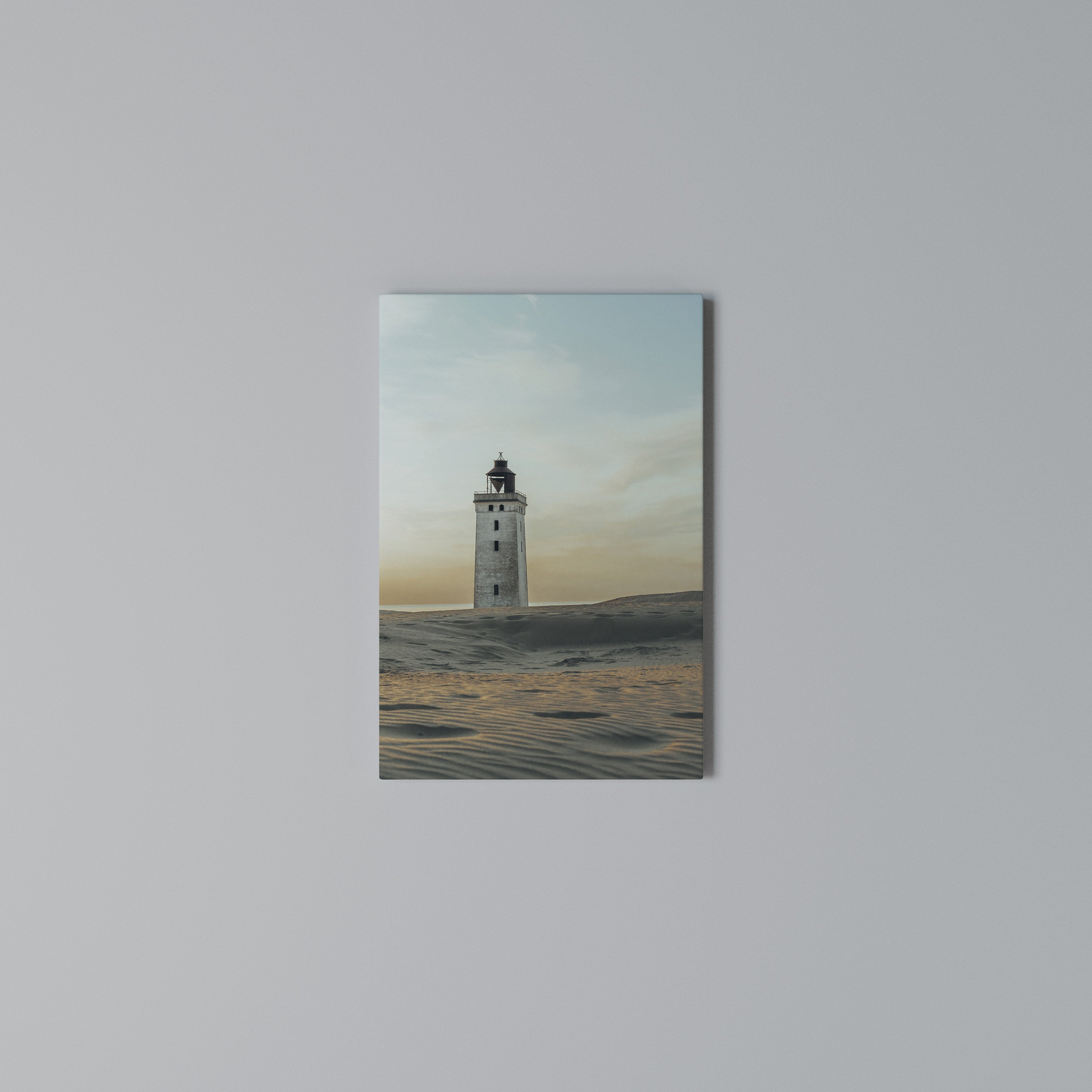 LIGHTHOUSE IN LIMBO Pionowy obraz na płótnie