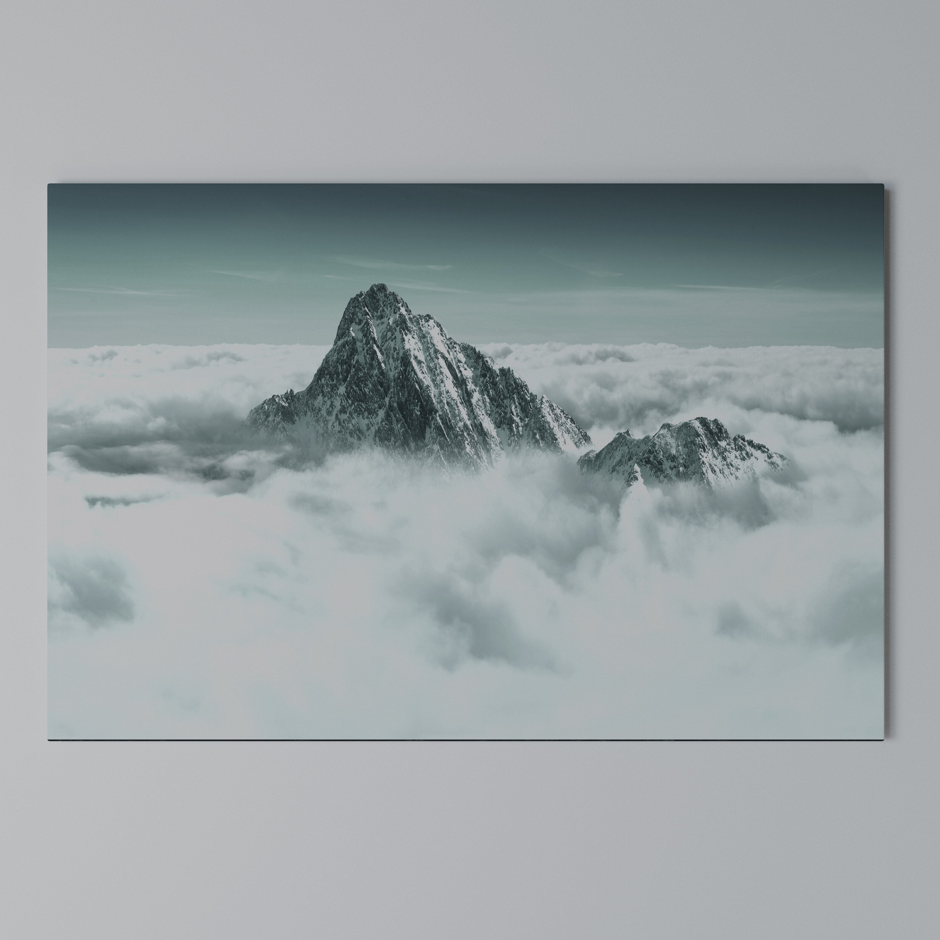 CLOUD-KISSED PEAK Poziomy obraz na płótnie