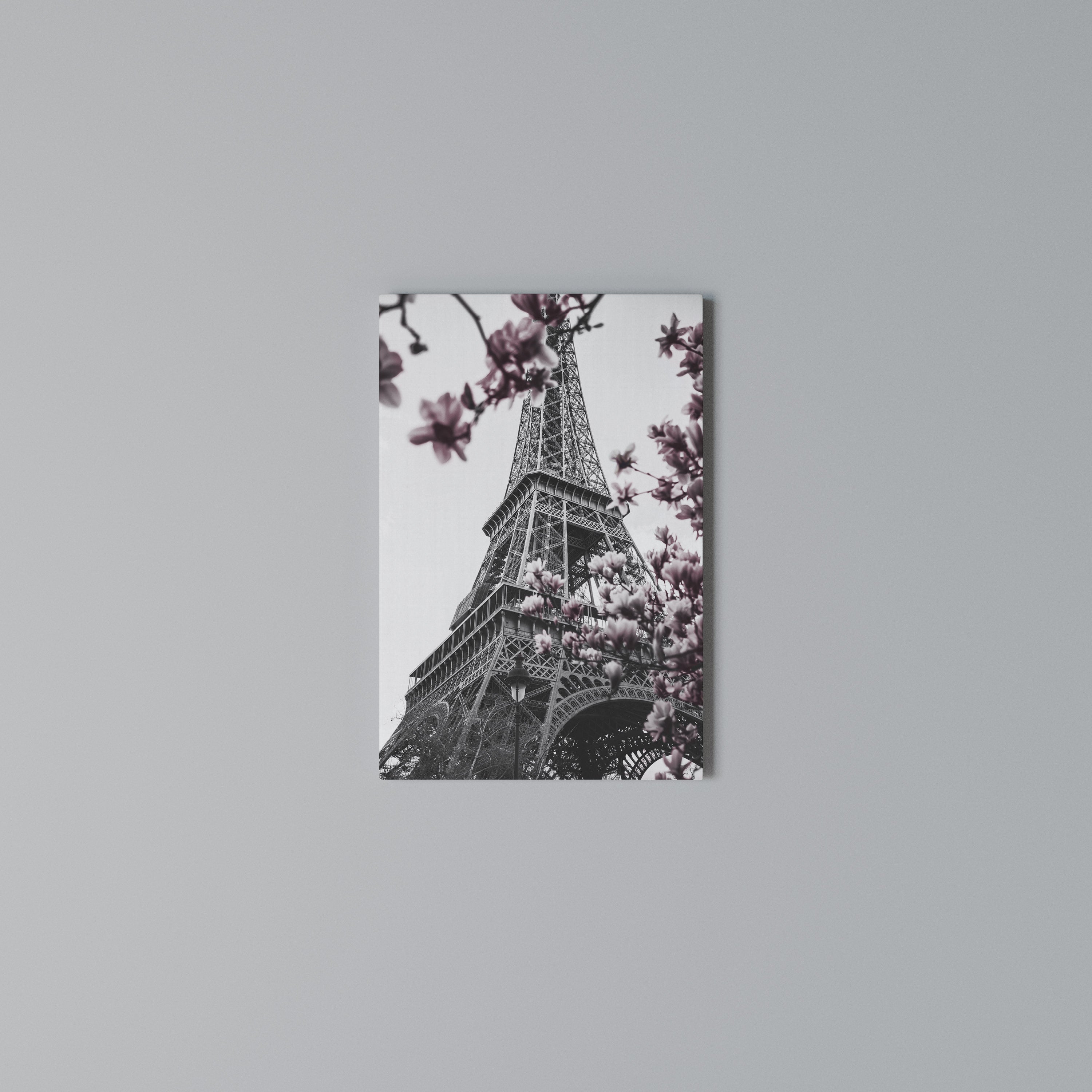 EIFFEL IN BLOOM Pionowy obraz na płótnie