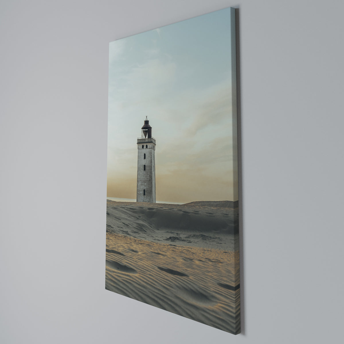 LIGHTHOUSE IN LIMBO Pionowy obraz na płótnie