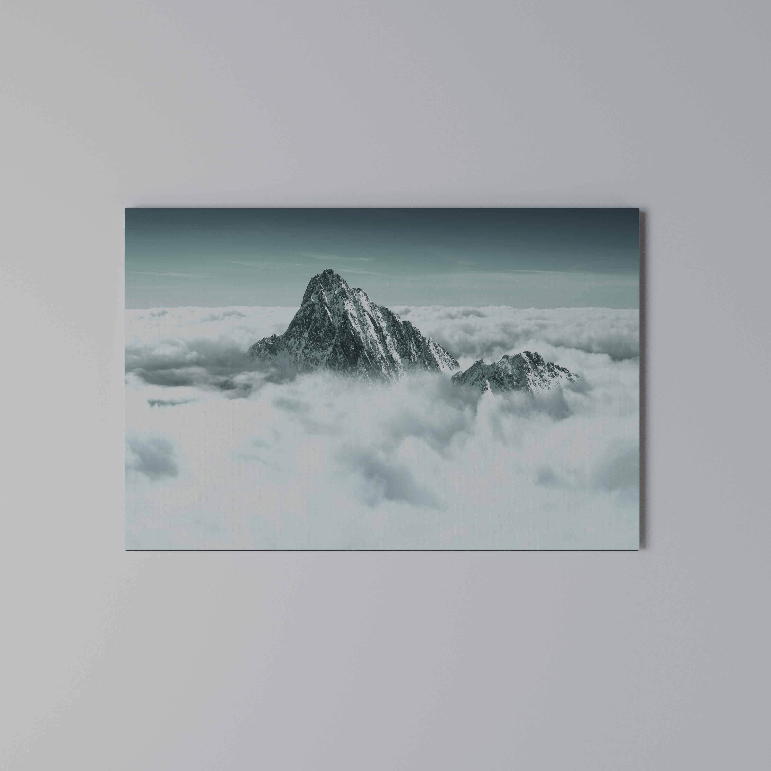 CLOUD-KISSED PEAK Poziomy obraz na płótnie