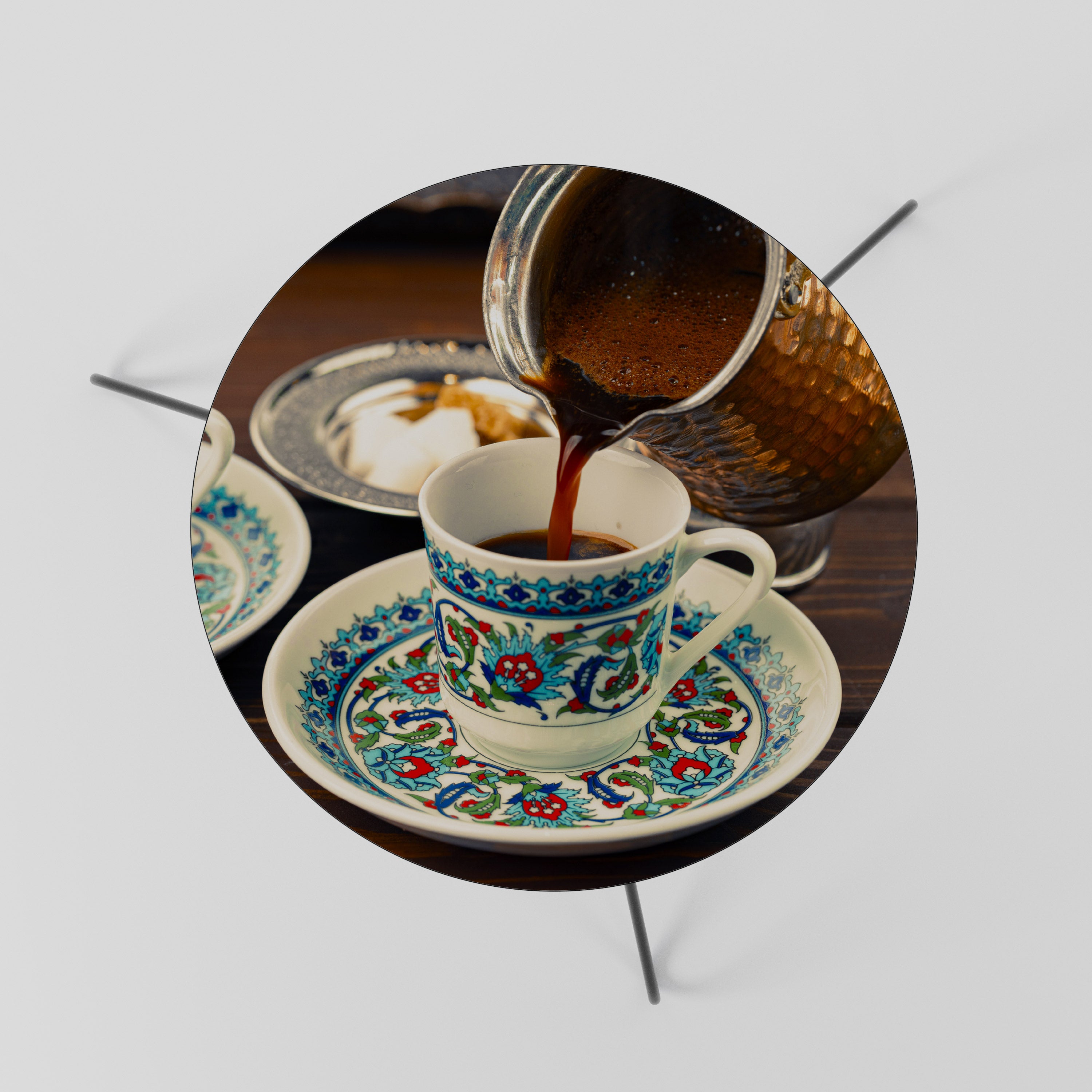TRADITION IN A CUP Stolik kawowy mały