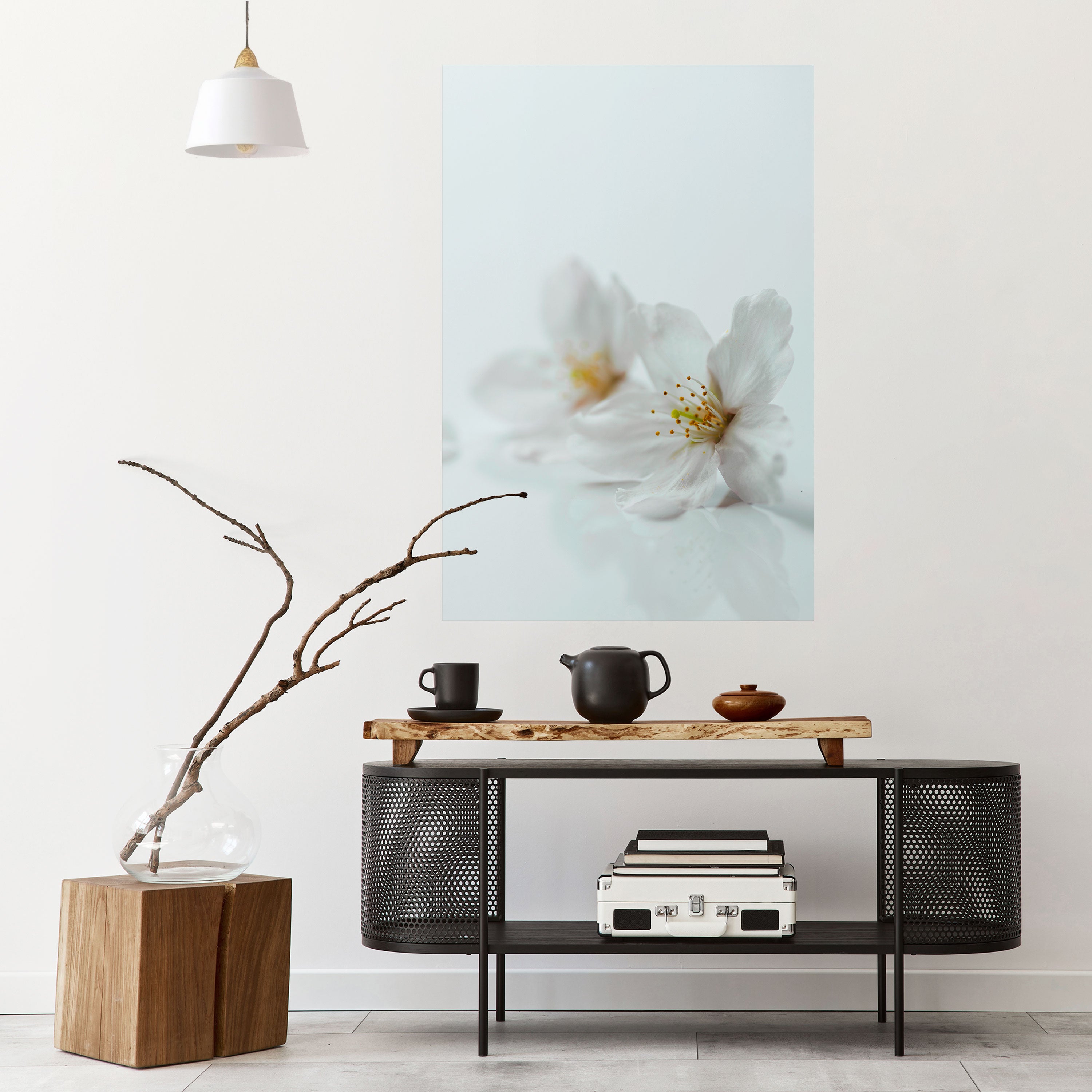 FLEETING WHITE PETALS Naklejka/Plakat pionowy