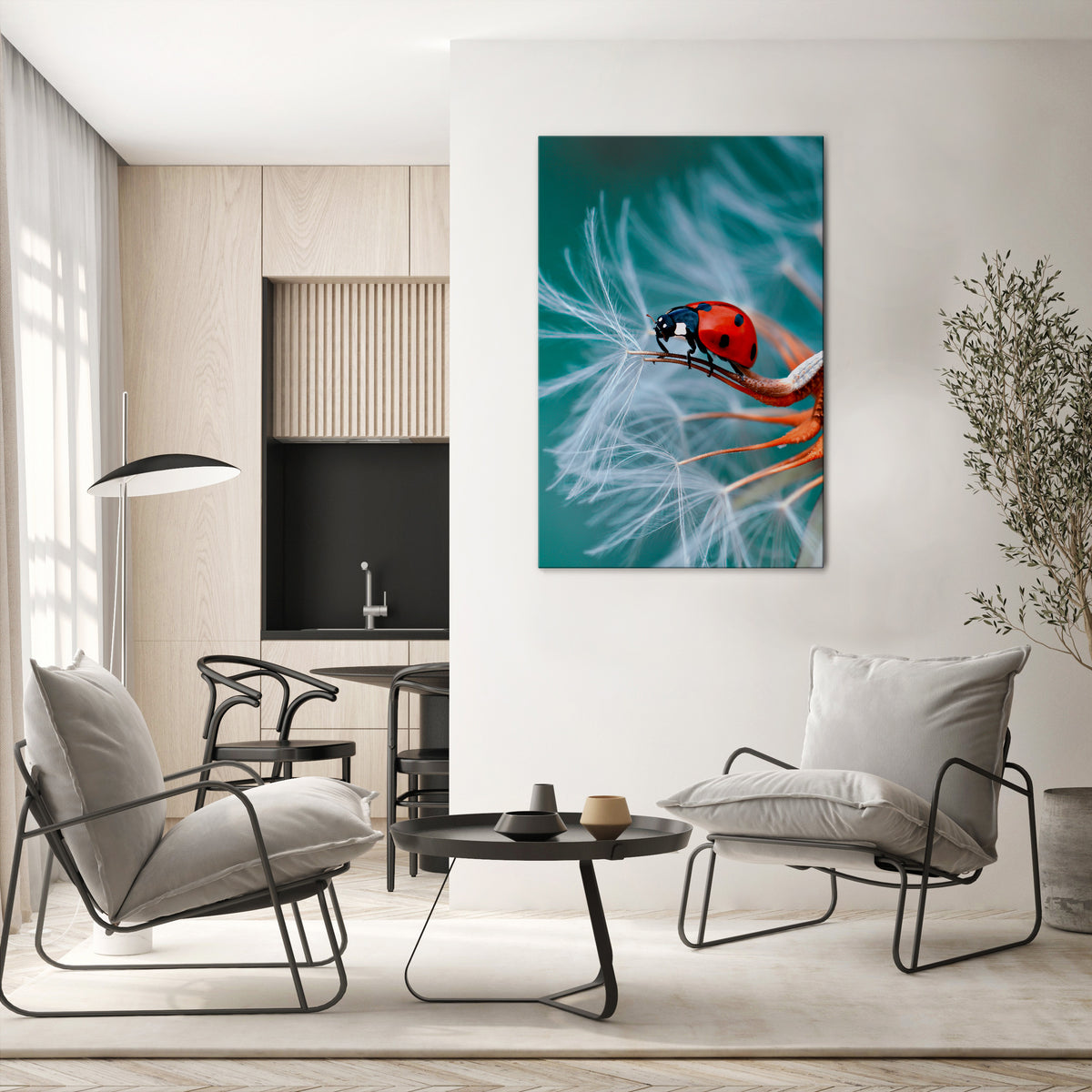 LADYBUG BALANCE Pionowy obraz na płótnie
