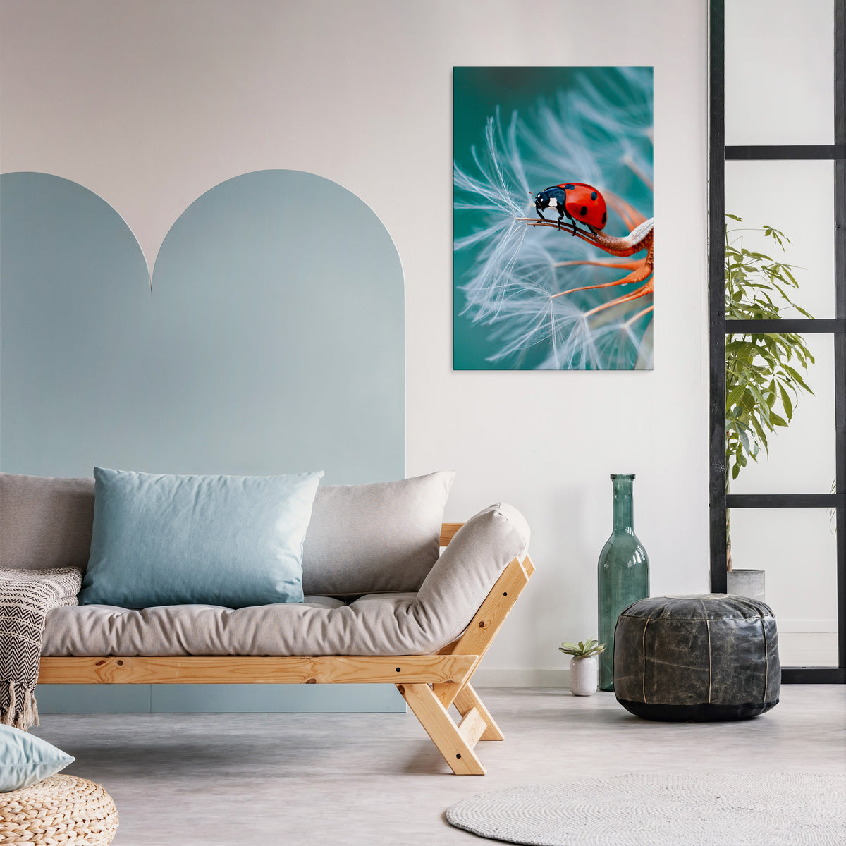 LADYBUG BALANCE Pionowy obraz na płótnie