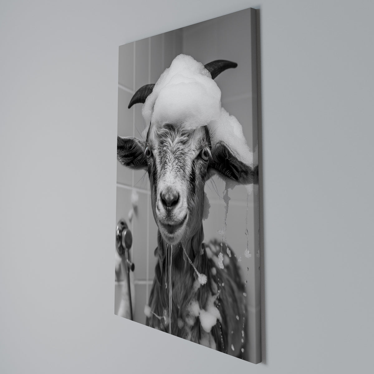 SOAPY GOAT GIGGLES Pionowy obraz na płótnie