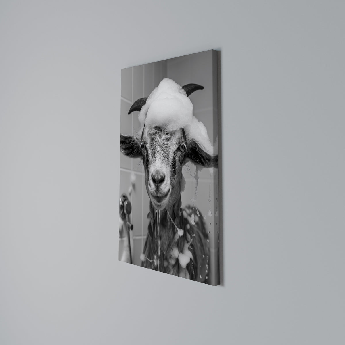 SOAPY GOAT GIGGLES Pionowy obraz na płótnie