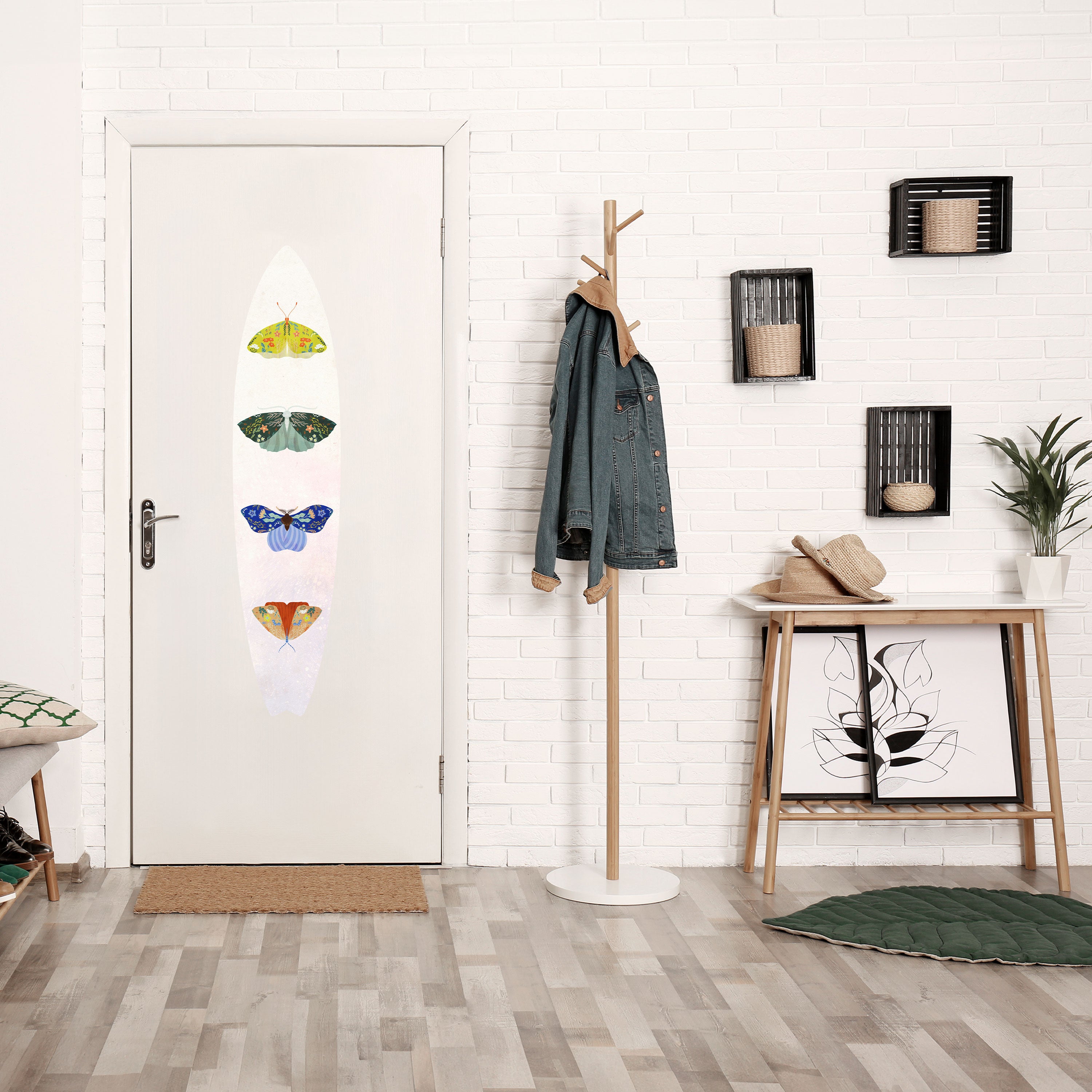 MOTH INTO THE LIGHT Naklejka - deska surfingowa